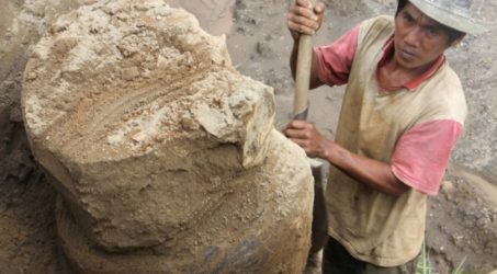 Tempayan Zaman Neolitikum Kembali Ditemukan di Tambang Arbi