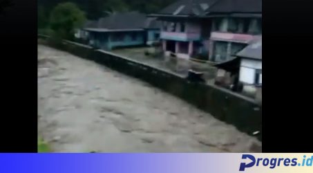 Pemkab Kepahiang Sibuk Cegah Corona, Banjir Rendam Sejumlah Rumah dan Sawah di Ujan Mas