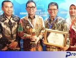 Bupati Kepahiang Terima Penghargaan UHC, Wapres Apresiasi Komitmen Daerah