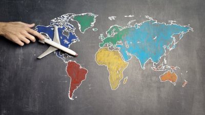 Dampak Positif dan Negatif Globalisasi: Menelusuri Konsekuensi Dunia yang Terhubung