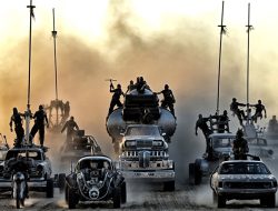 Review Film Mad Max: Fury Road, Tampilkan Visual dan Kendaraan-Kendaraan Futuristik