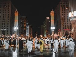 Jadwal Keberangkatan Haji 2024: Ada Dua Gelombang, Cek di Sini!