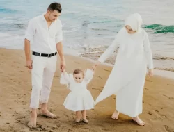 73 Ide Nama Bayi Perempuan Islami Tercantik, Juga Tips Memilih Nama Anak