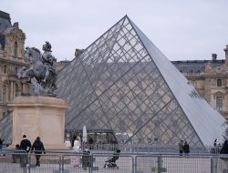 Dua Pria Ditangkap dalam Kasus Pencurian Permata Senilai Rp1,6 Triliun di Museum Louvre, Paris