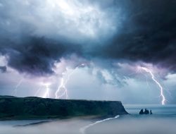 Waspada! BMKG Rilis Peringatan Dini Cuaca Ekstrem 8 Januari 2026, Ini Daftar Wilayah Berpotensi Banjir dan Angin Kencang