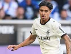Tampil Solid 90 Menit, Kevin Diks Bantu Gladbach Tahan Imbang Bayer Leverkusen